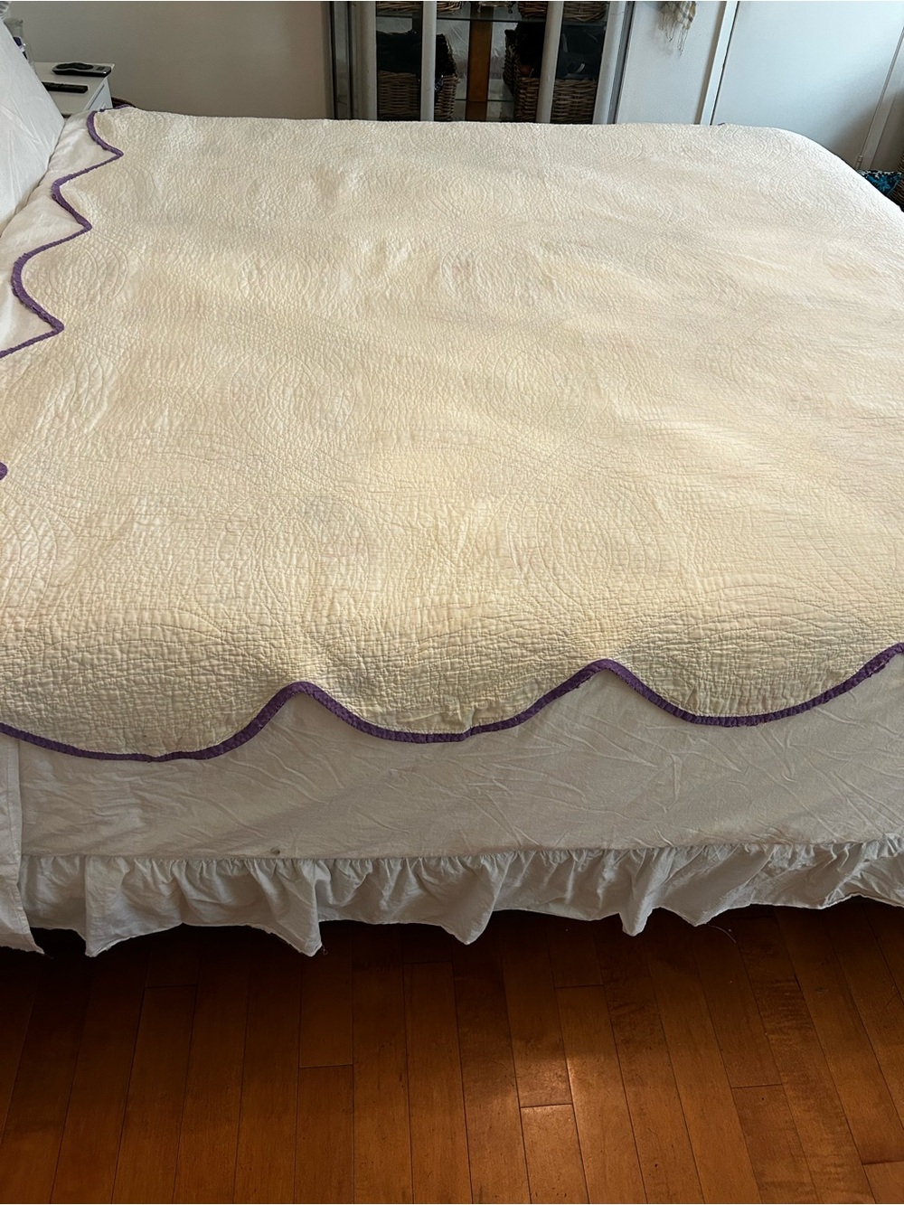 Vintage Double Wedding Ring Quilt - Cream Background with Multicolor Rings - Picture 13 of 16